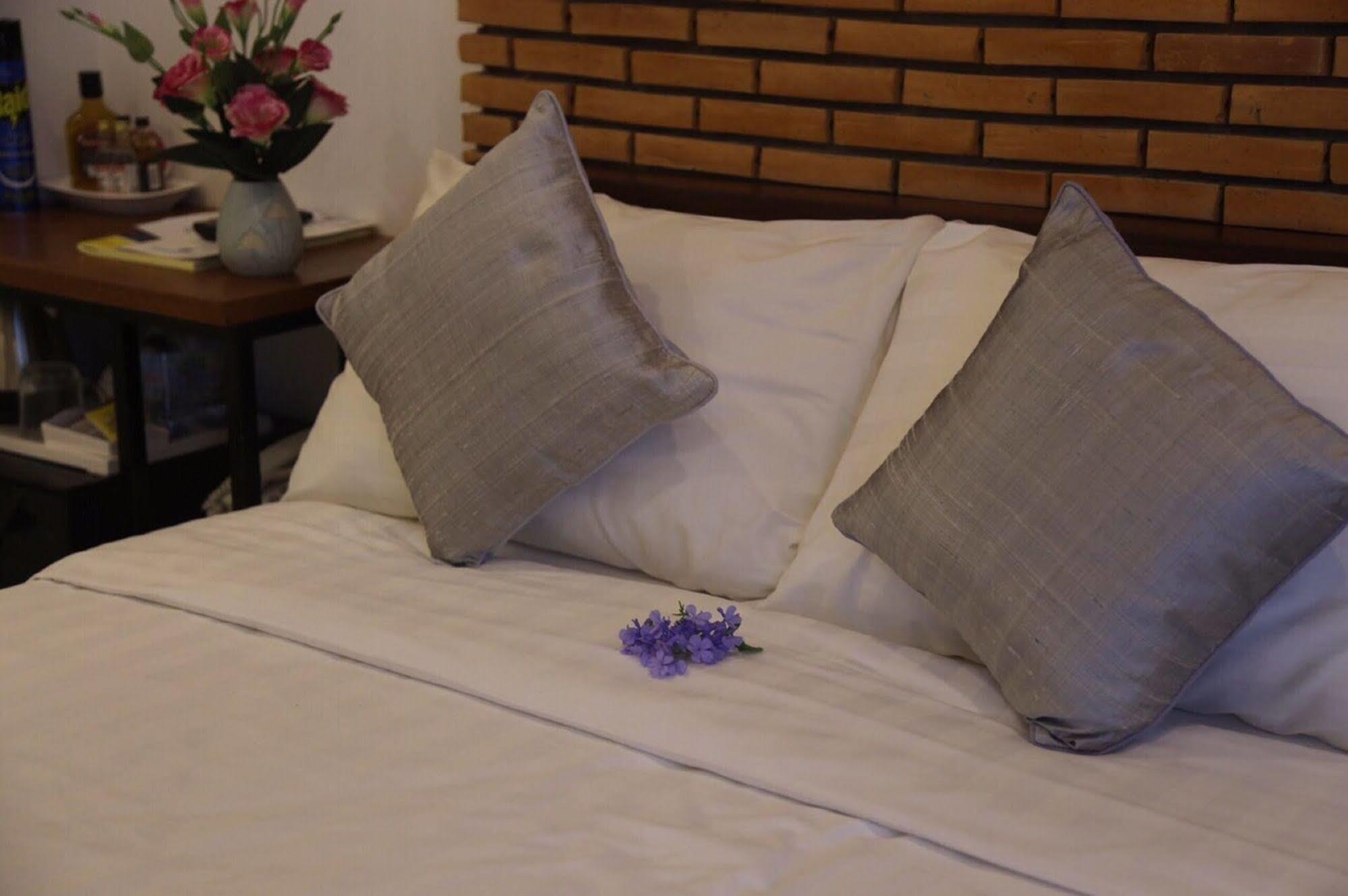 The Blue Corner Boutique Hotel Phnom Penh Zewnętrze zdjęcie
